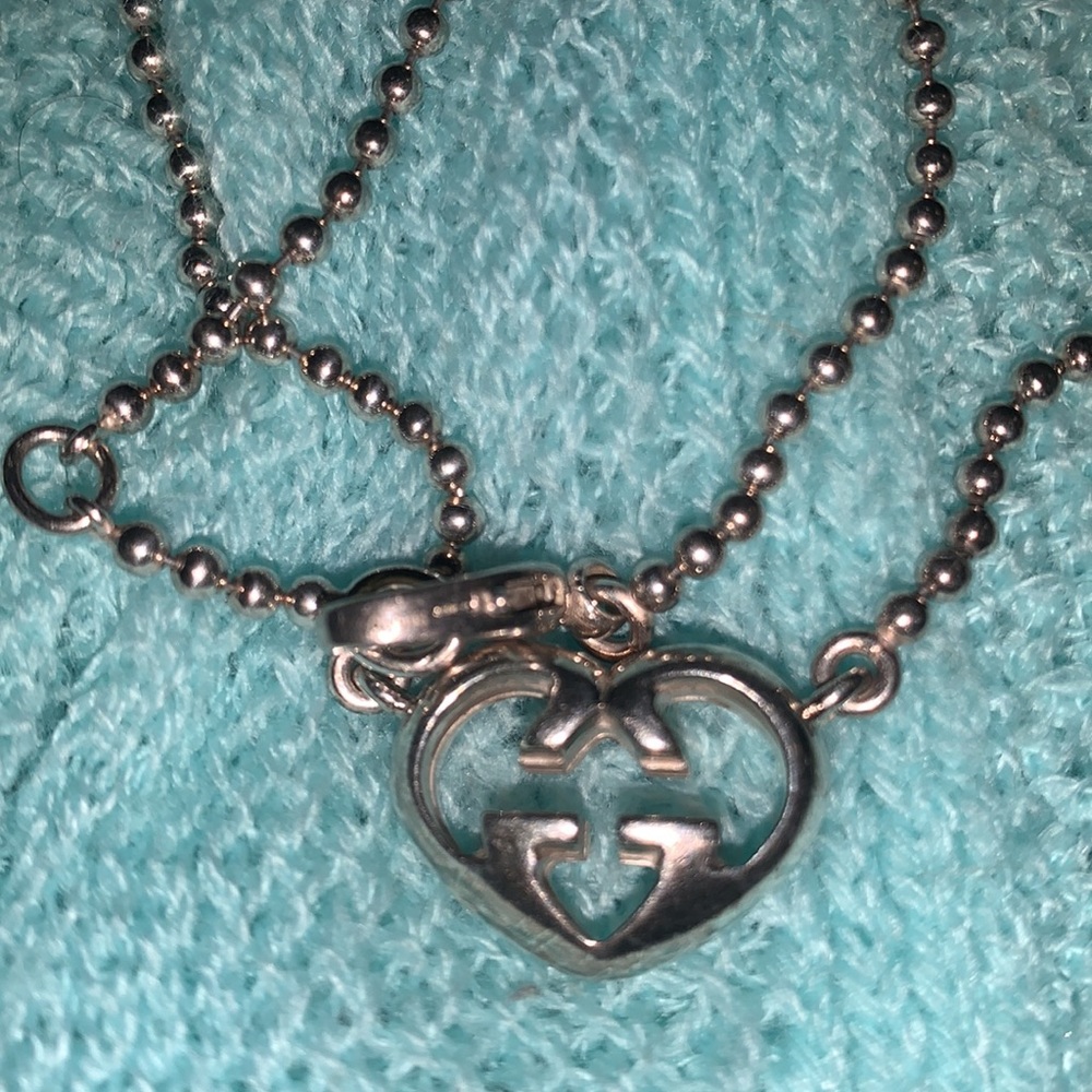 Gucci heart shaped interlocking necklace - Picture 6 of 6